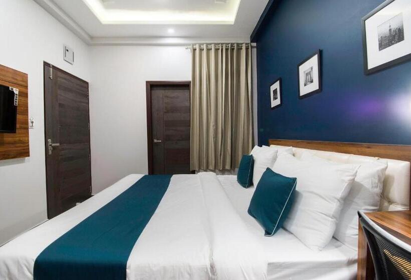 ホテル Collection O Blue Shine