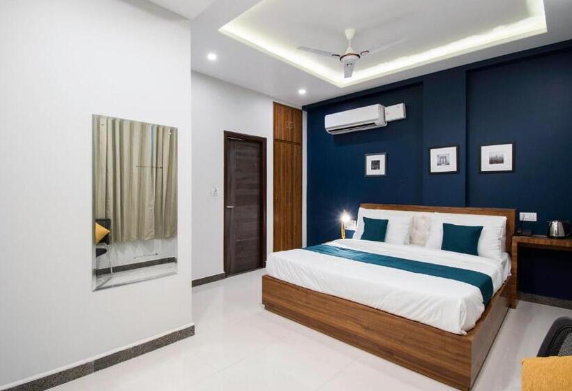 ホテル Collection O Blue Shine