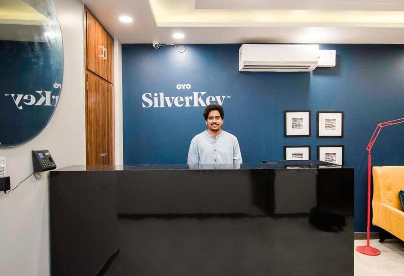 ホテル Collection O Blue Shine