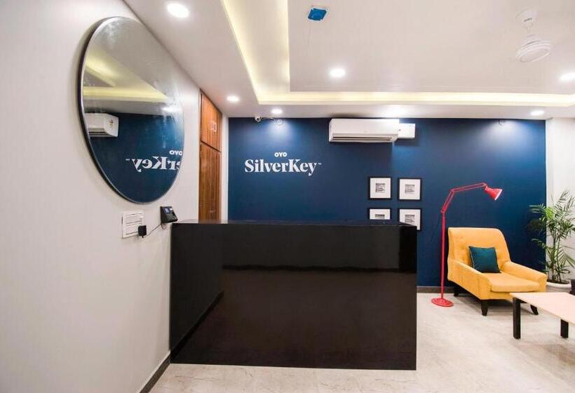 ホテル Collection O Blue Shine