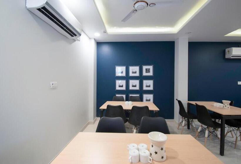 ホテル Collection O Blue Shine