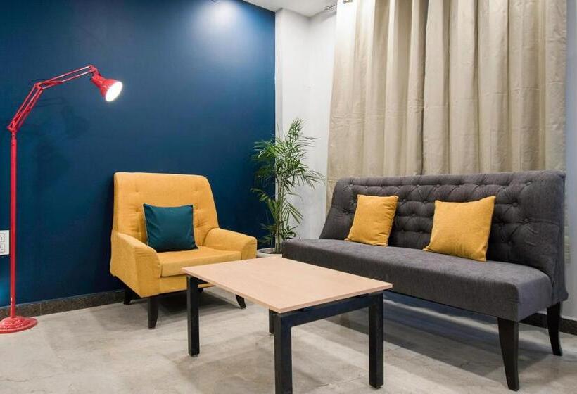 ホテル Collection O Blue Shine