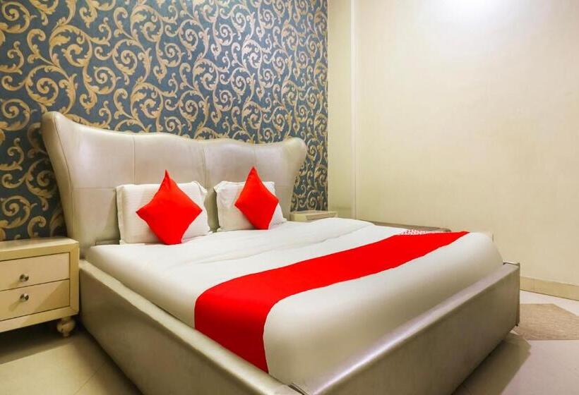 호텔 Collection O Platinum