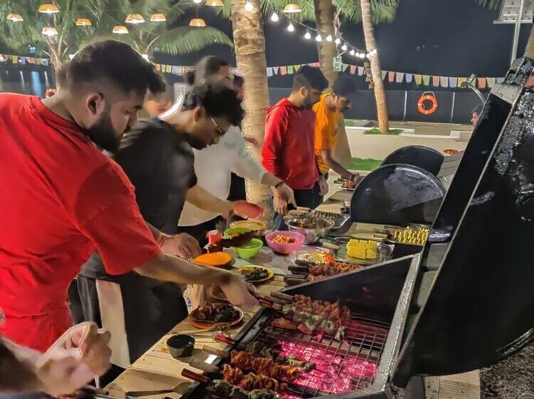 פונדק Tents N' Trails