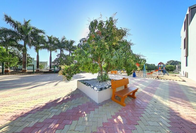 בית מלון כפרי Anantam Resort