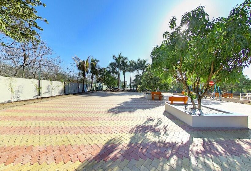 בית מלון כפרי Anantam Resort