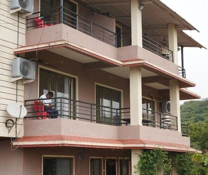 בית מלון כפרי Ashok Villa Resort