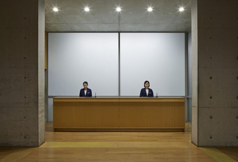 Отель Benesse House