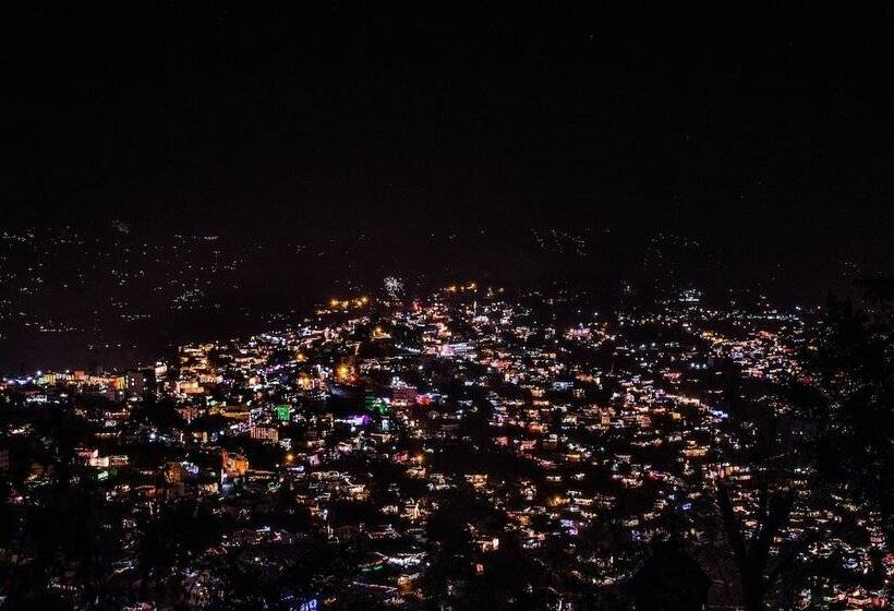 호텔 Binsar Eco Resort, Binsar Uttarakhand