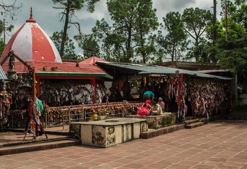 호텔 Binsar Eco Resort, Binsar Uttarakhand