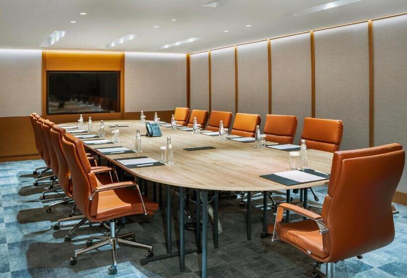فندق Crowne Plaza Istanbul   Ortakoy Bosphorus, An Ihg