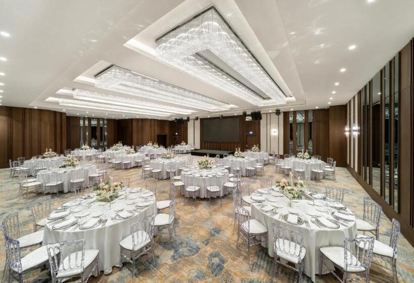 فندق Crowne Plaza Istanbul   Ortakoy Bosphorus, An Ihg