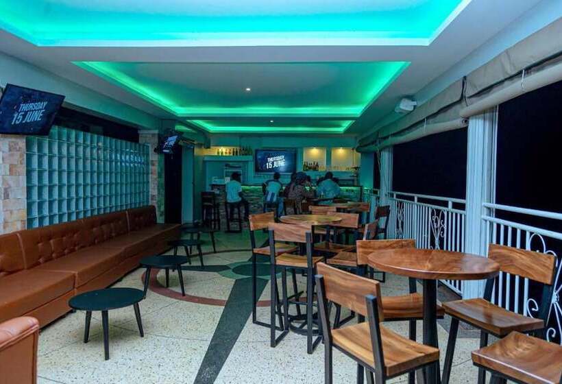 هتل Diamonds Lounge