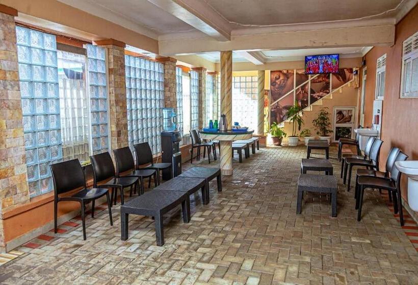 هتل Diamonds Lounge