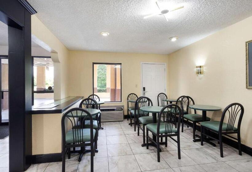 فندق Econo Lodge