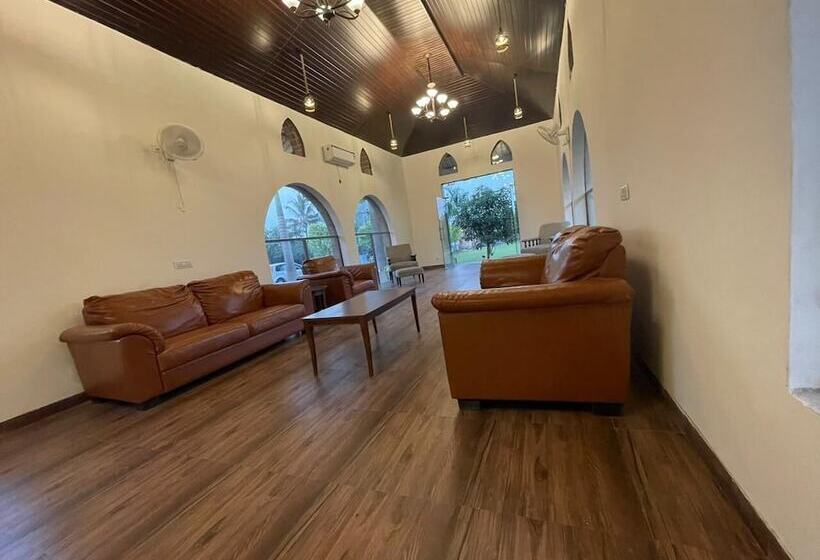 Отель Gir Night Resort By Royal Collection