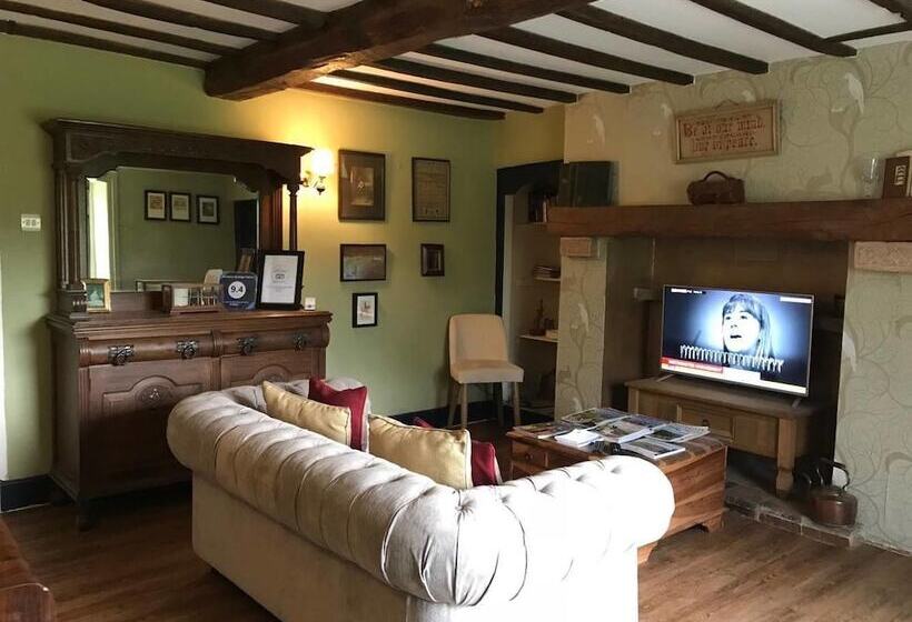 Отель Gratton Grange Farm Bed & Breakfast