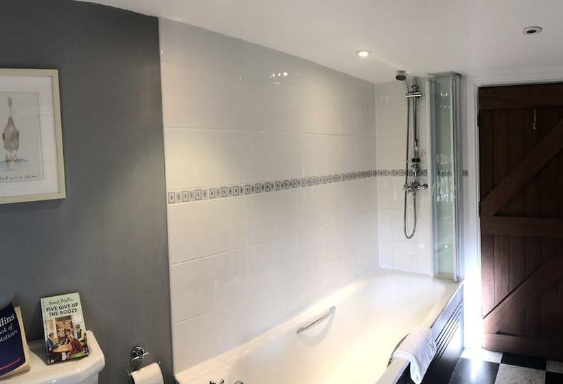 Отель Gratton Grange Farm Bed & Breakfast