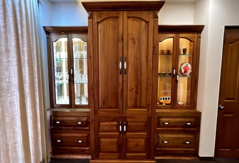 בית מלון כפרי Heritage Residency