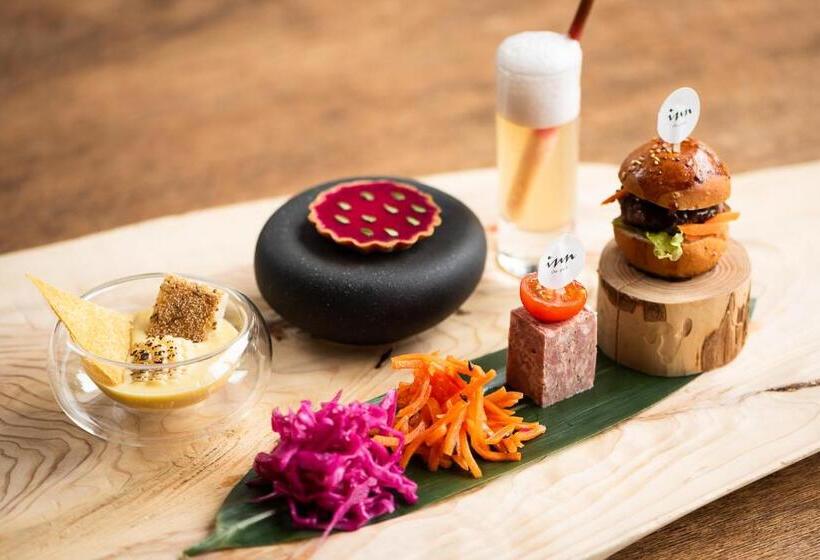 ホテル 泊まれる公園 Inn The Park