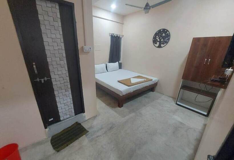 Отель Iroomz City Lite Lodge