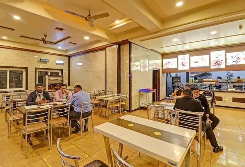 酒店 Iroomz Sri Udupi Park Suites Pmc