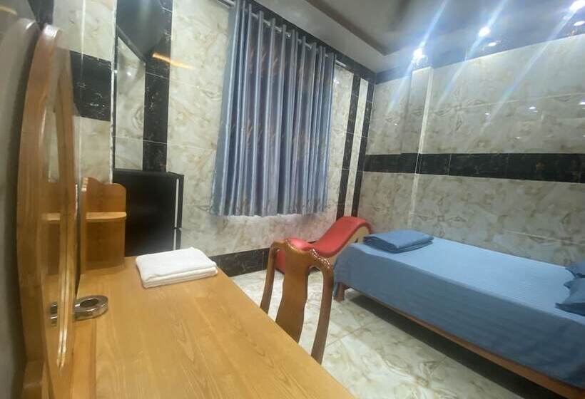 Отель Khach San Hoi Nghia