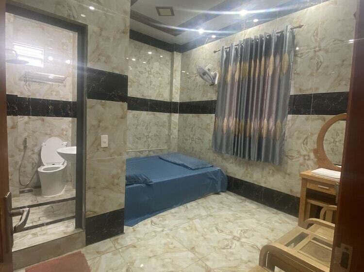 Отель Khach San Hoi Nghia