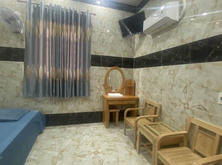 Отель Khach San Hoi Nghia