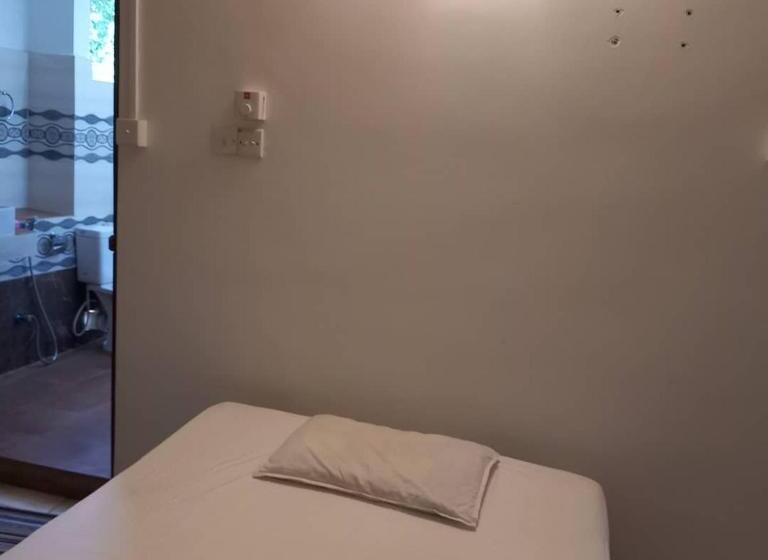 فندق Lions Den & Lions D Restaurant Bar