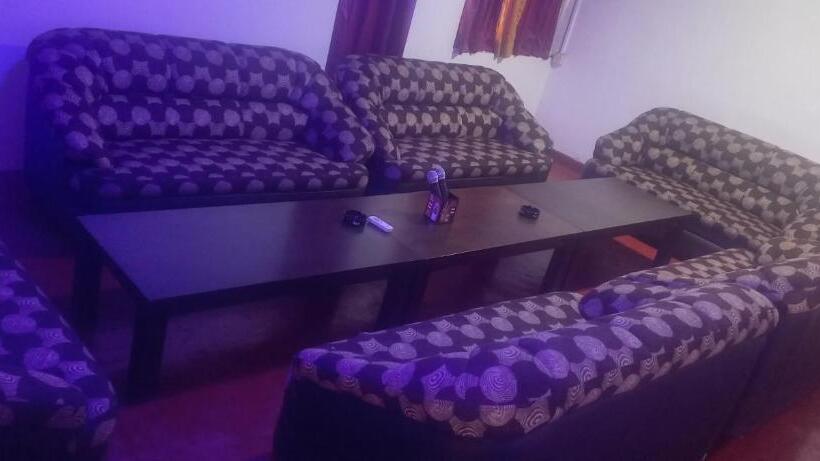 فندق Lions Den & Lions D Restaurant Bar