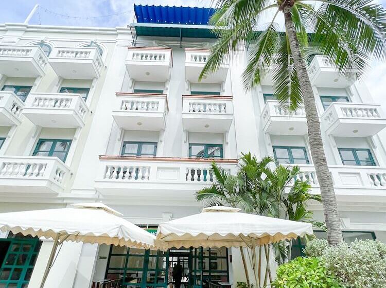 هتل Marina Seaside Boutique