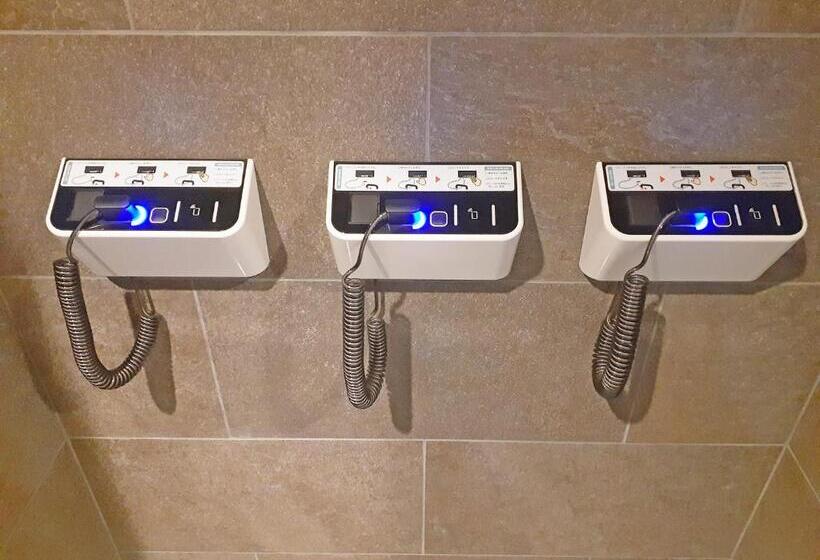 Отель Merbabu Stay Osaka