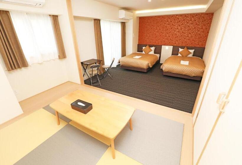 Отель Merbabu Stay Osaka