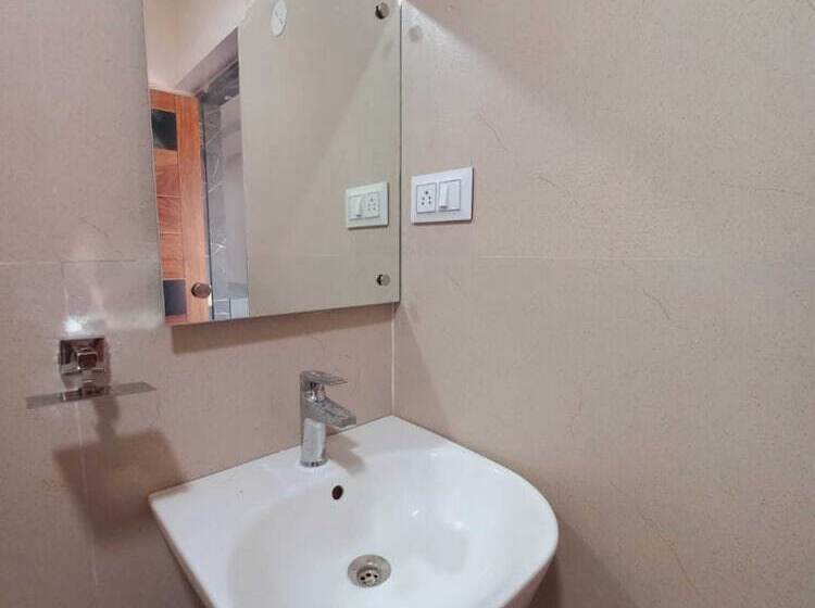 Отель Nirmalya Inn