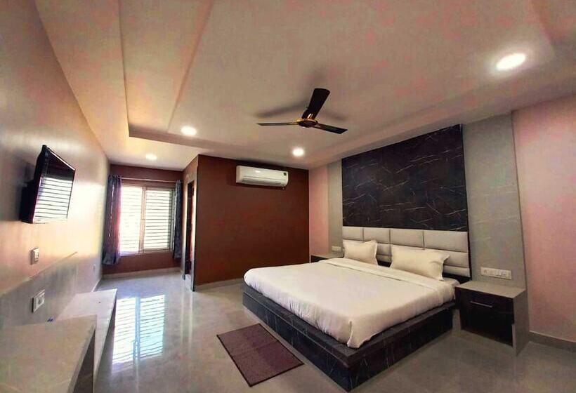 Отель Nirmalya Inn