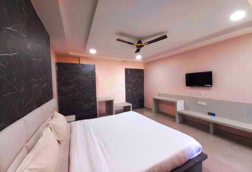 Отель Nirmalya Inn