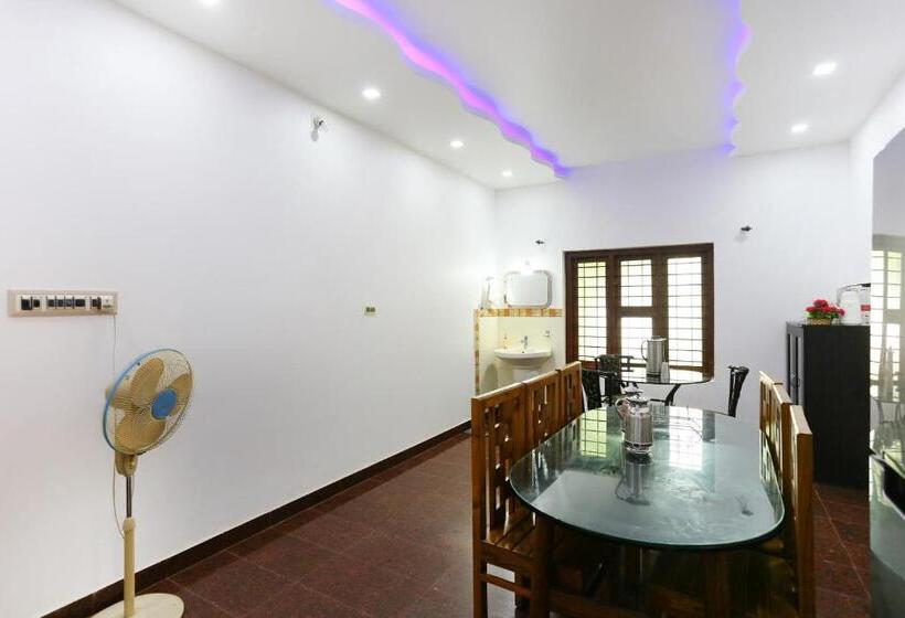 בית מלון כפרי Oyo Flagship Sreedevi Garden