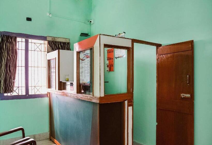 Отель Oyo Flagship The Residence Inn