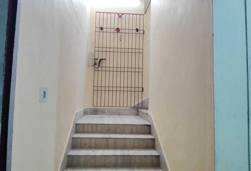 Отель Oyo Flagship The Residence Inn