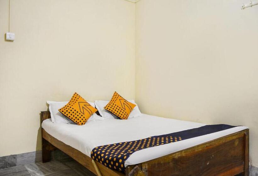 Отель Oyo Flagship The Residence Inn