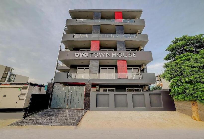 호텔 Townhouse 1293 Infinity Stays