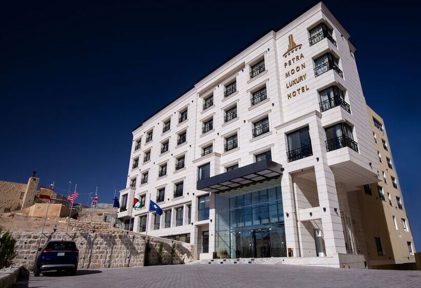 هتل Petra Moon Luxury
