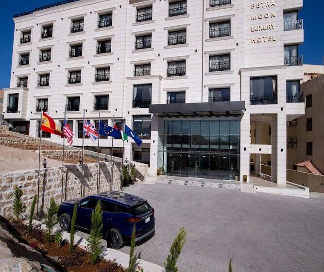 هتل Petra Moon Luxury