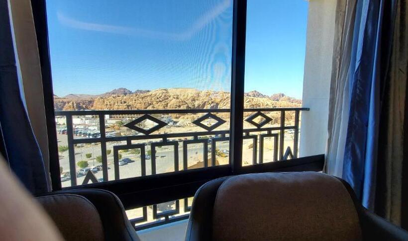 هتل Petra Moon Luxury