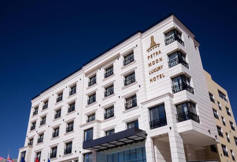 هتل Petra Moon Luxury