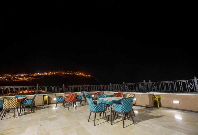 هتل Petra Moon Luxury