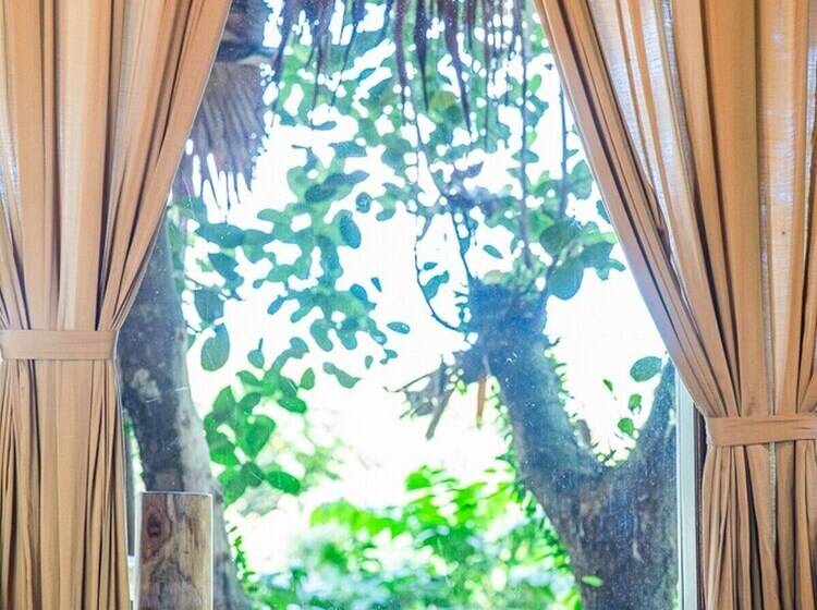 هتل Pu Luong Jungle Lodge