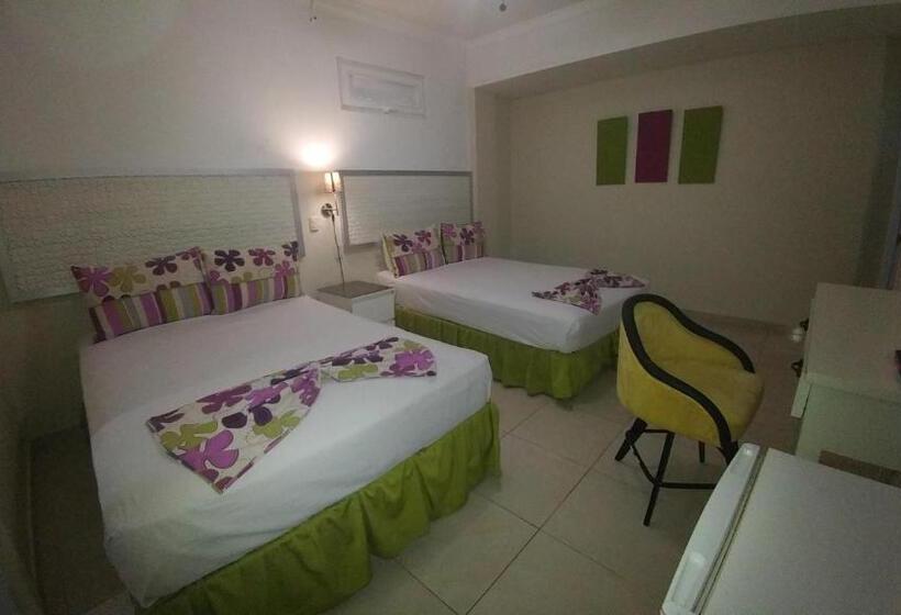 בית מלון כפרי & Restaurante Flamboyan Higuey