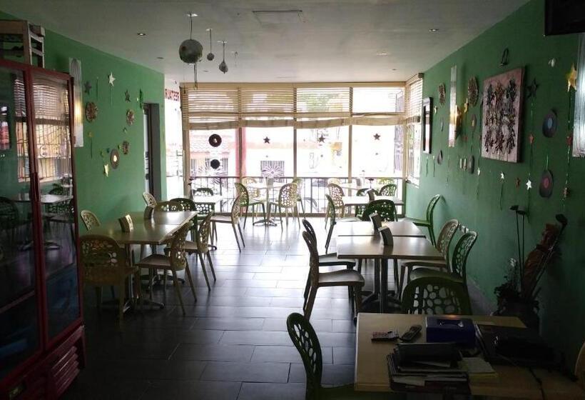 בית מלון כפרי & Restaurante Flamboyan Higuey